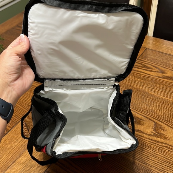 Never used lunch box/ cooler - Picture 2 of 4